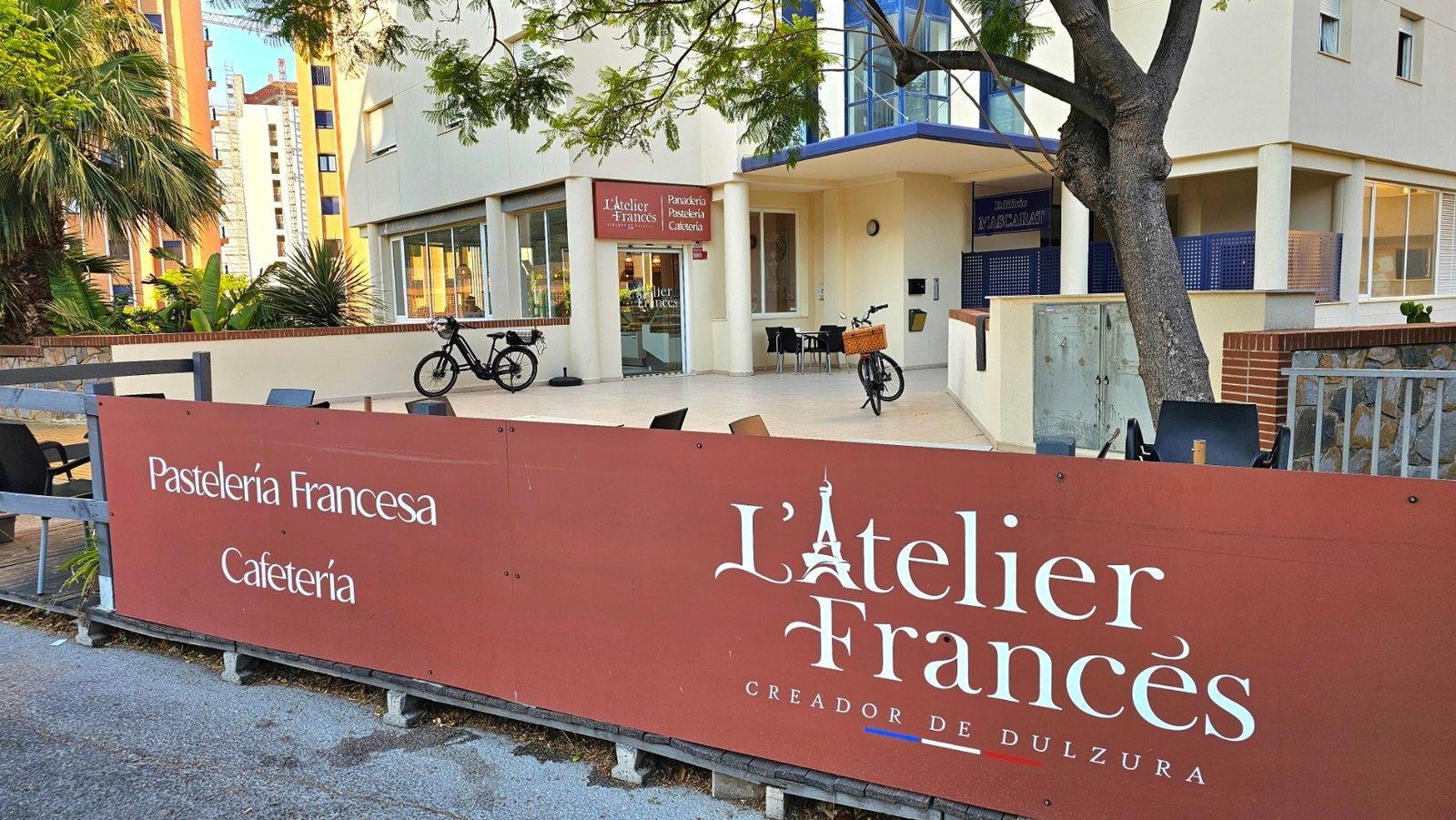 Façade de L’Atelier Francès à Calpe